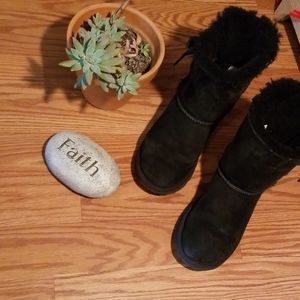 Ugg black size 4 Girls